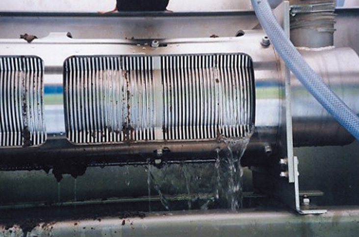 脱水機本体（濃縮部）