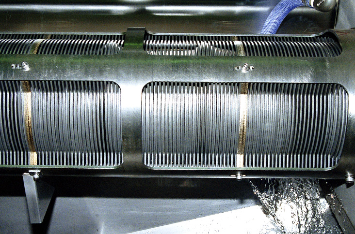 脱水機本体（濃縮部）