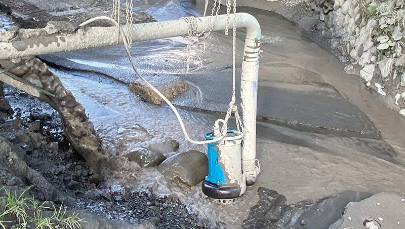 砕石プラントのスラリーを含む排水に